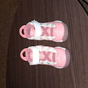 Toddler Jordan six rings